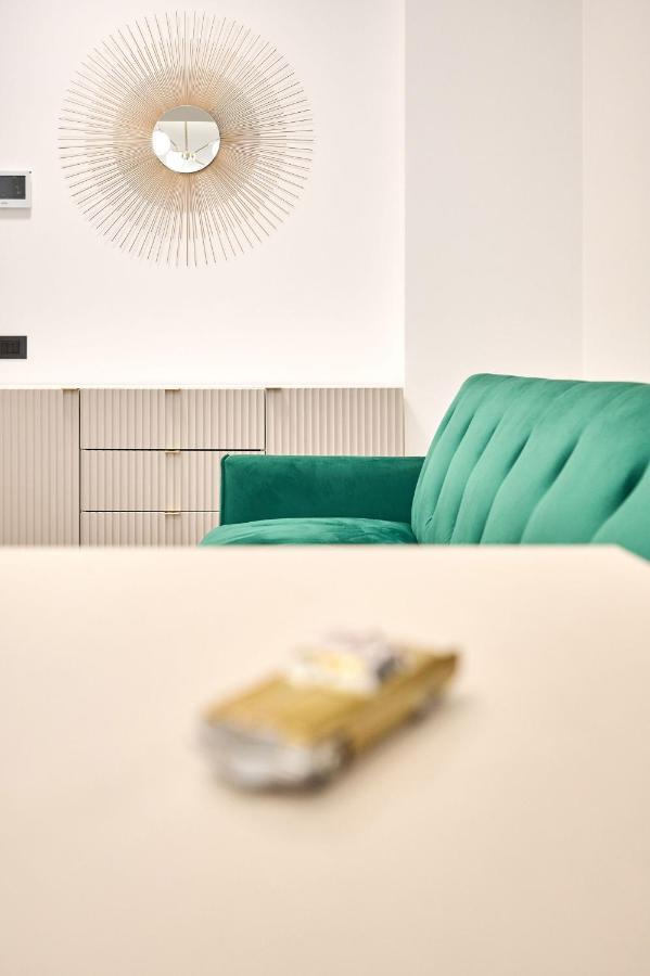 Mg Brothers Apartment In Infinity Beach Resort Mamaia Exterior foto