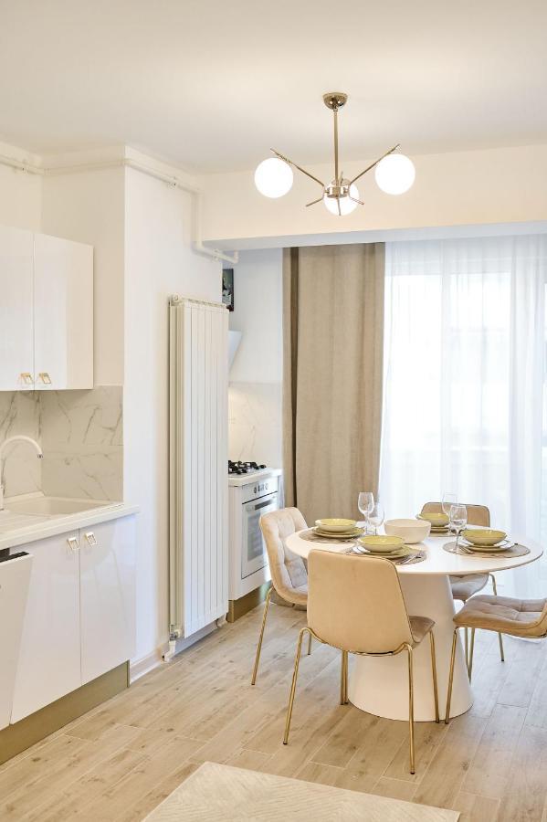 Mg Brothers Apartment In Infinity Beach Resort Mamaia Exterior foto